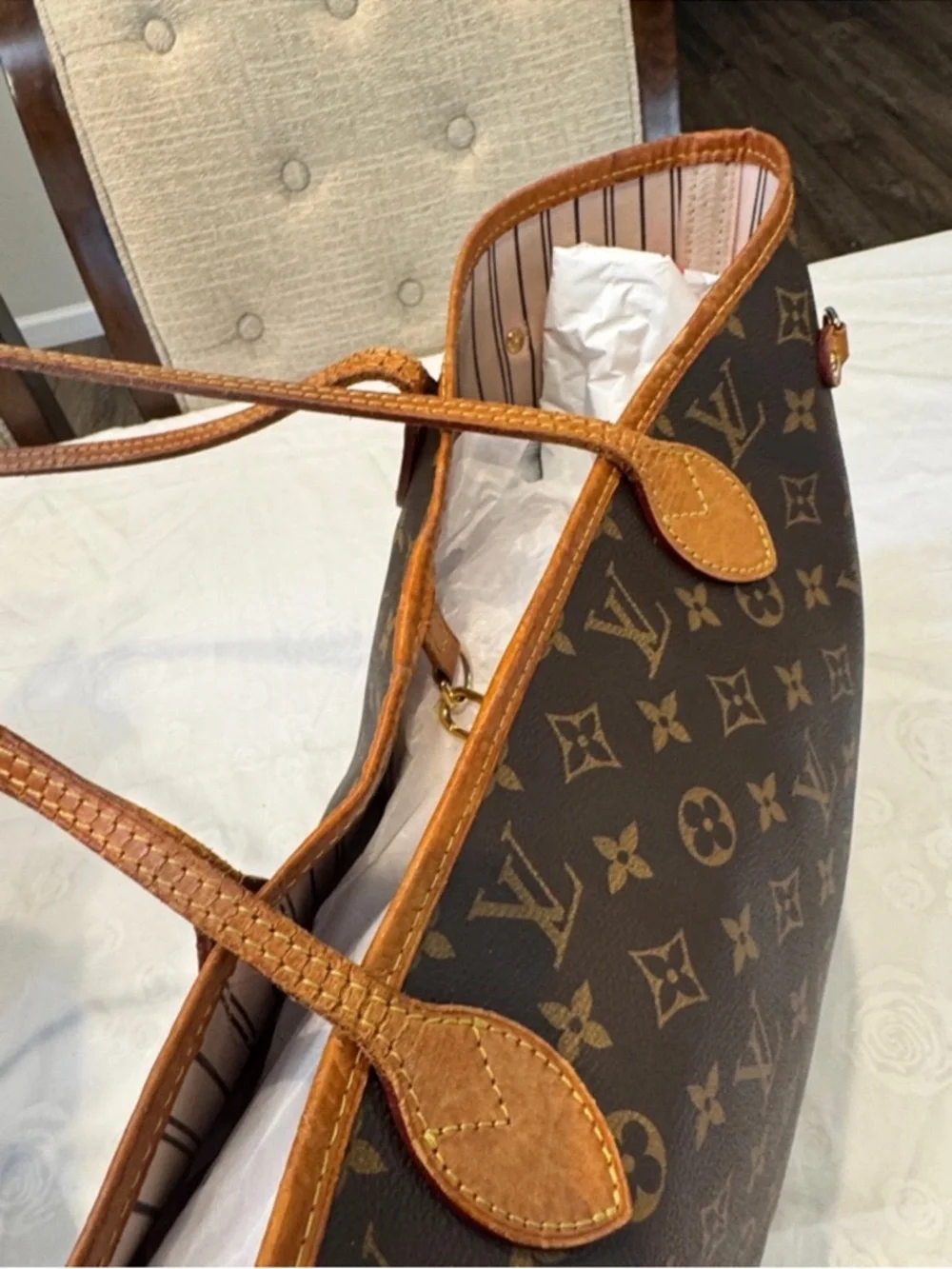 Authentic Louis Vuitton Neverfull MM bag with pink interior - Picture 7 of 14